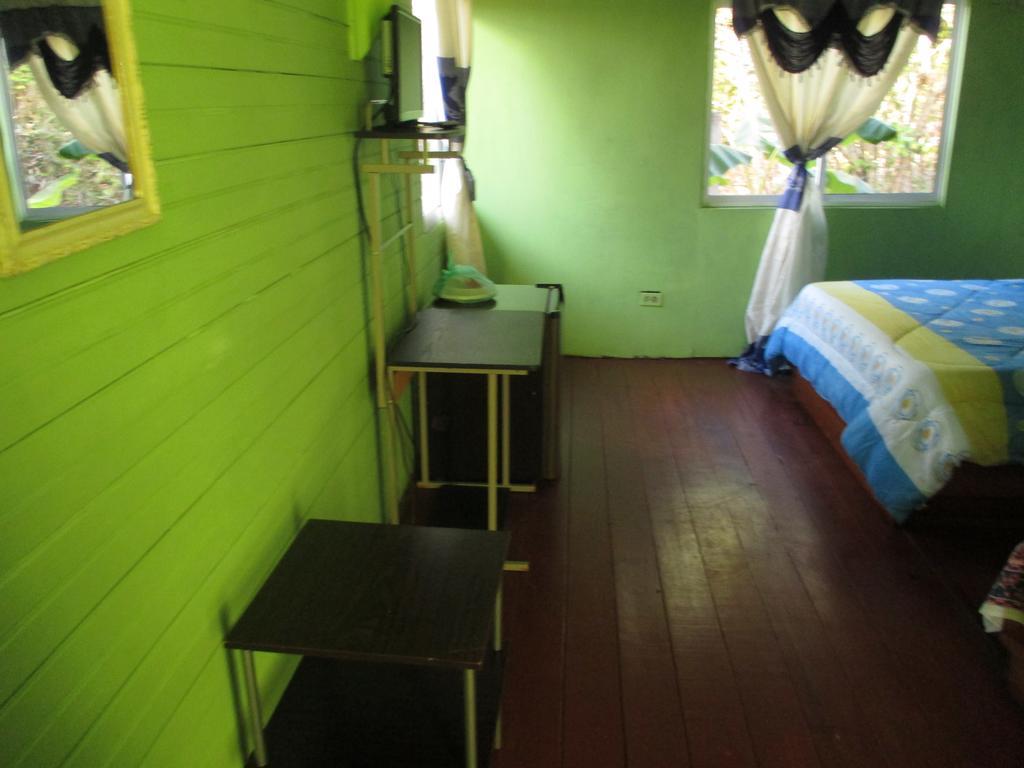 Hotel Flemming Tree Providencia Island Экстерьер фото