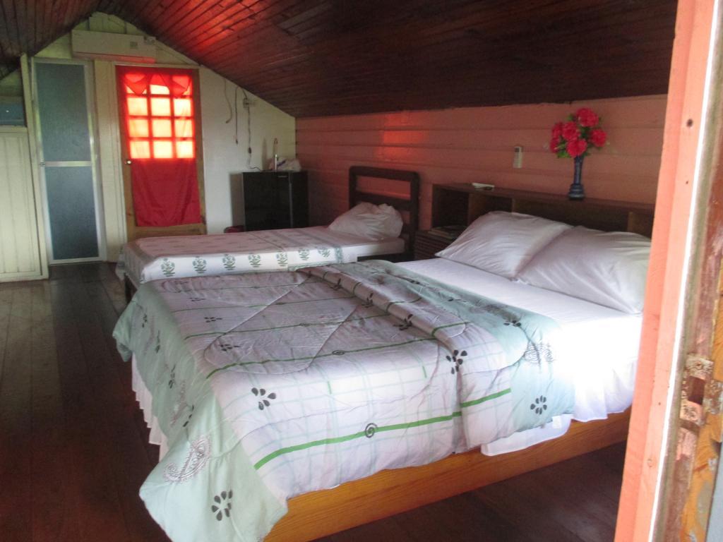 Hotel Flemming Tree Providencia Island Экстерьер фото