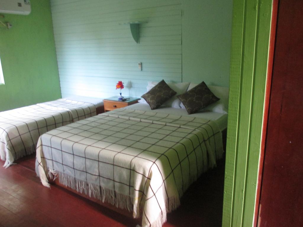 Hotel Flemming Tree Providencia Island Экстерьер фото