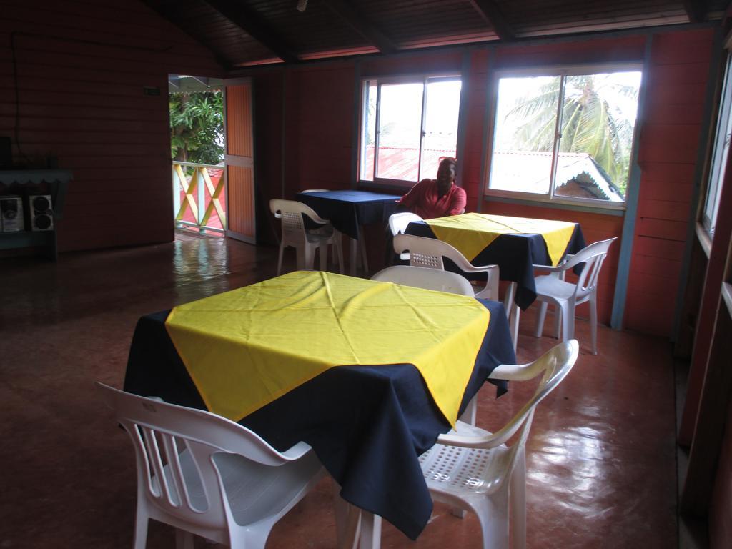 Hotel Flemming Tree Providencia Island Экстерьер фото